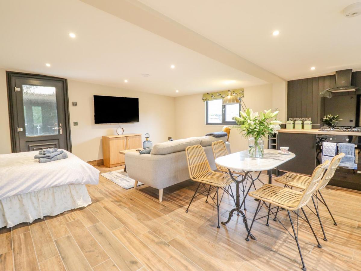 The Cabin At Evelyns Retreat Corwen Extérieur photo